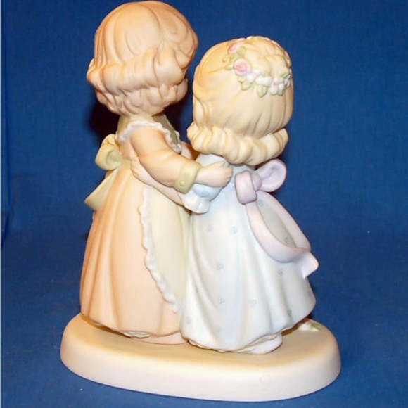 Precious Moments: "A Very Special Bond" - Picture 2 of 4